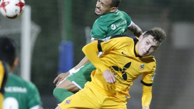 Лудогорец удари бившия тим на Херо, Швиерчок пак бележи