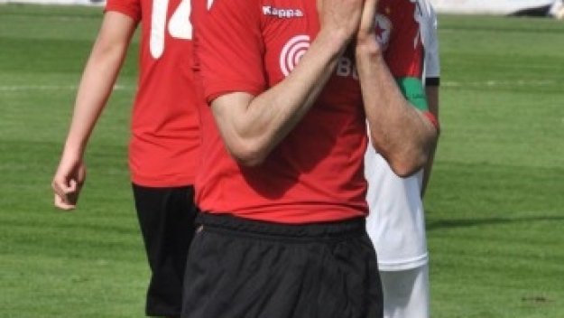 Тошко Янчев още година на терена