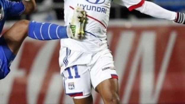 Шалке взе Бастос под наем за година и половина