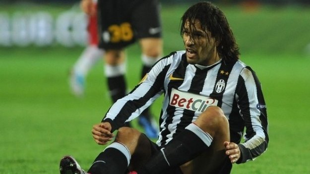 Юве продава Амаури на Астън Вила