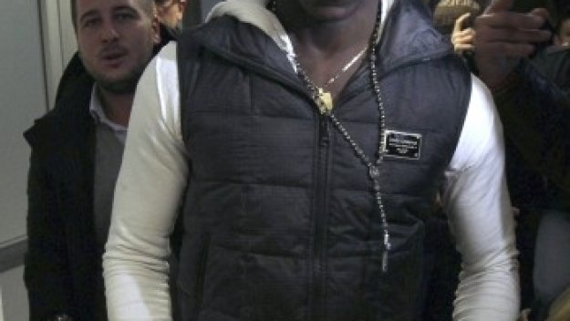 Две глоби наведнъж за Балотели