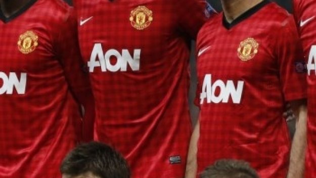 Фърдинанд: Ще продължа да играя, но няма да съм като Гигс