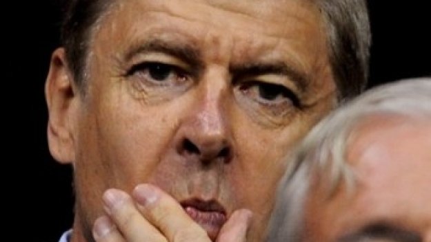 Венгер призова Счесни за повече търпение