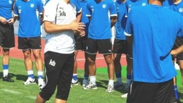 Черноморец пробва двуметров сърбин