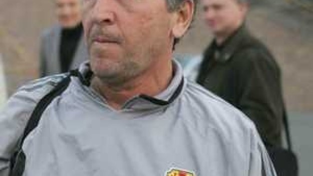 Дешан сменя Зико начело на Япония