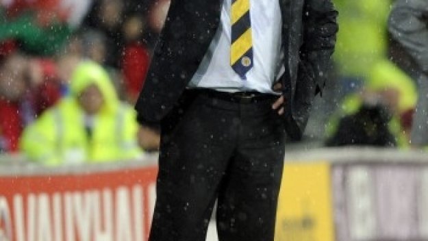 Шотландия остана без селекционер