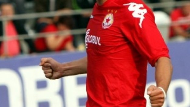 Червена легенда възхитен от Мораеш