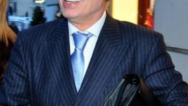 Вальо Михов ще спасява щангите