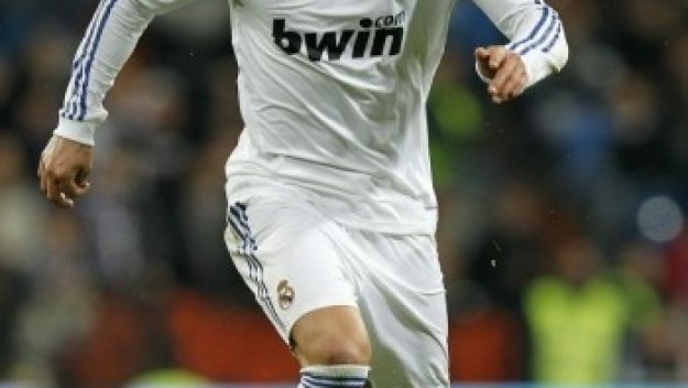 Майката на детето на Роналдо си иска обратно бебето