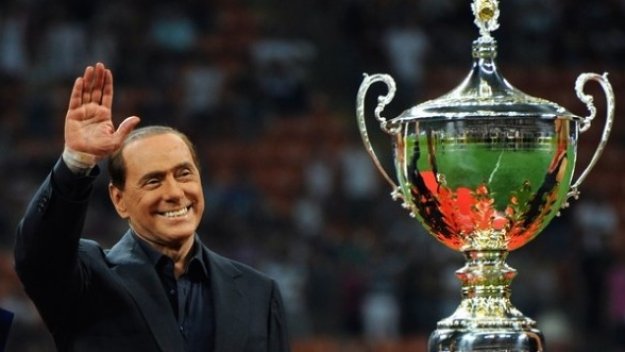 Берлускони хвали Милан, иска титлата