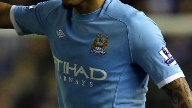 От Сити предлагат нов договор на Найджъл Де Йонг