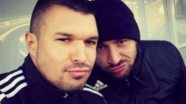 Партизан бие шута на Валери Божинов
