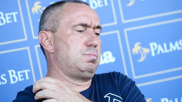 Мъри Стоилов отново ревна: Левски моли БФС за 30 дни почивка