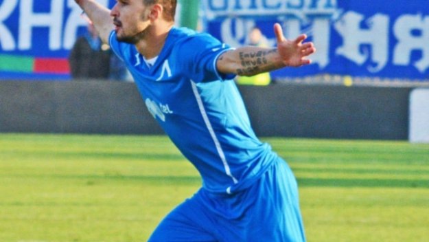 Божинов излиза титуляр за Левски срещу Локо Пловдив