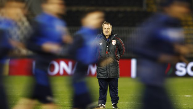 Дик Адвокаат вече не е селекционер на Сърбия