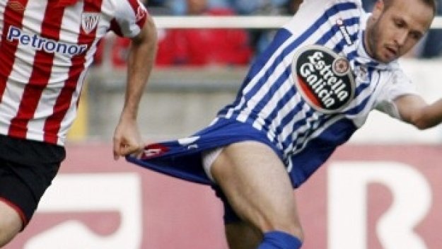 Депортиво с жизненоважна победа