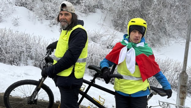 Незрящият Виктор Асенов кара 460 км за благотворителност 