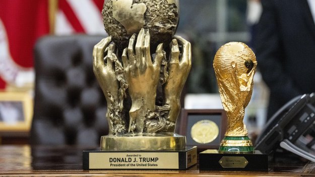 ФИФА изнудва феновете с цените на билетите за Мондиал 2026!