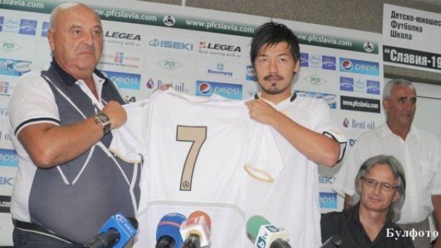 Японецът Мацуй изуми всички в Славия