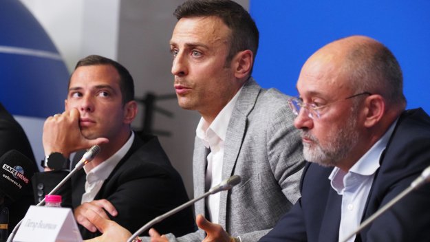 От щаба на Бербатов: Озлобеният Лечков да си подаде оставката!