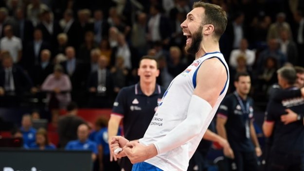 Сърбия е на финал на Евроволей 2019 след драматична битка с Франция