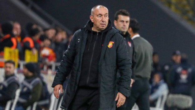 Мъри Стоилов с ценна победа в Турция