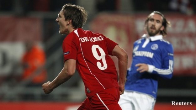 Твенте и АЗ с издънки в Холандия