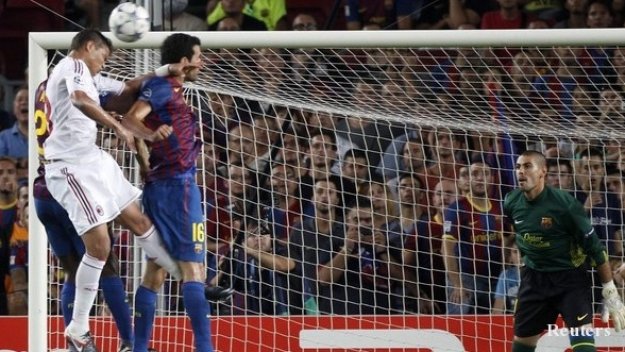 Високите топки са проблем на Барса