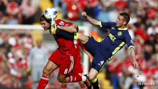 Уигън хвърли бомбата и надви Ливърпул насред &quot;Анфийлд&quot;