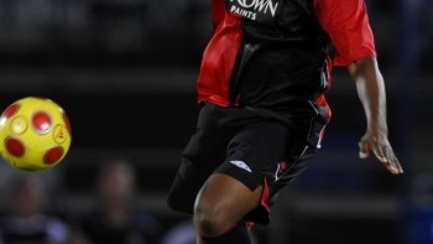 Бени Макарти подписа с Орландо Пайрътс