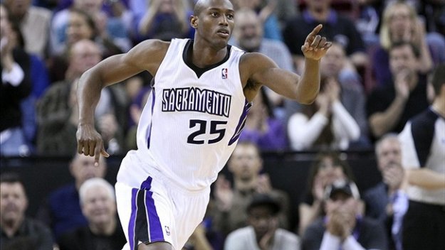 Никс и Кингс размениха по двама играчи