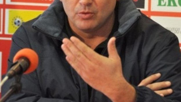 Дуци култов, сравни Кирил Домусчиев с Муамар Кадафи