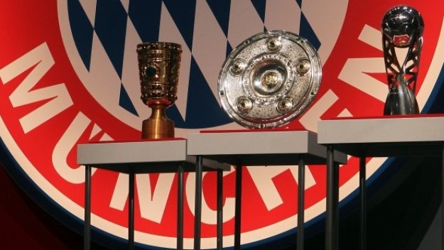 Разминаване в стратегическите цели отвяло ван Гаал