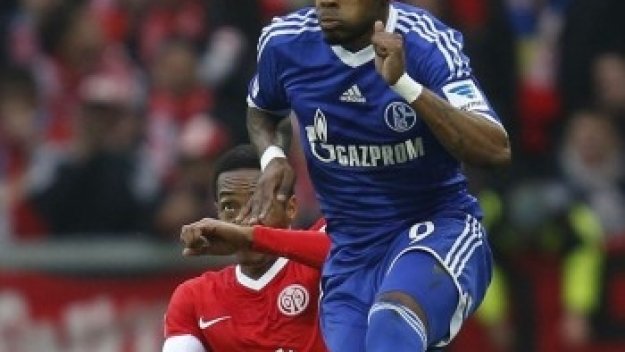 Два гола на Бастос не стигнаха на Шалке за победа