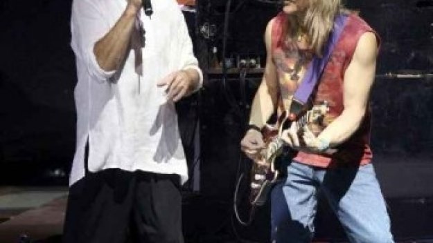 Ботев Пловдив кани &quot;Дийп Пърпъл&quot; за юбилея