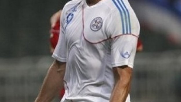 Борусия (Дортмунд) също пожела Санта Крус