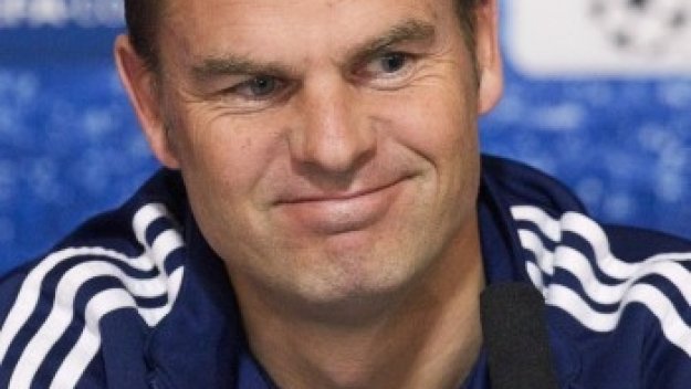 Ливърпул започна разговори с Франк де Бур