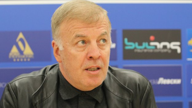 Сираков: Световни шампиони си удряха г**а в тавана при равен в София