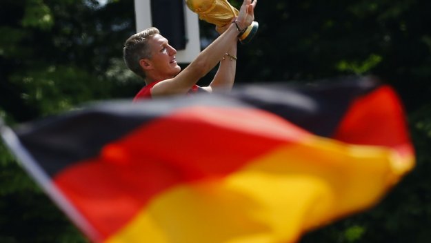 Борусия Дортмунд прие извинението на Швайнщайгер