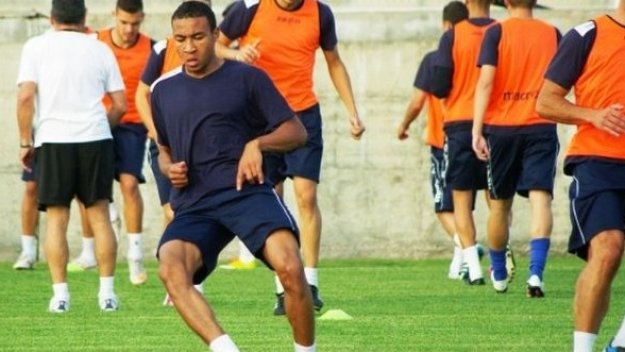 Херо взе 21-годишен нападател от Мадагаскар