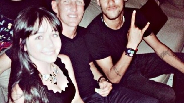 Неймар зарадва Швайни със сестра си