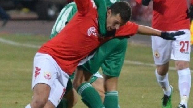 Защитник на &quot;милионерите&quot; се размина с лека контузия