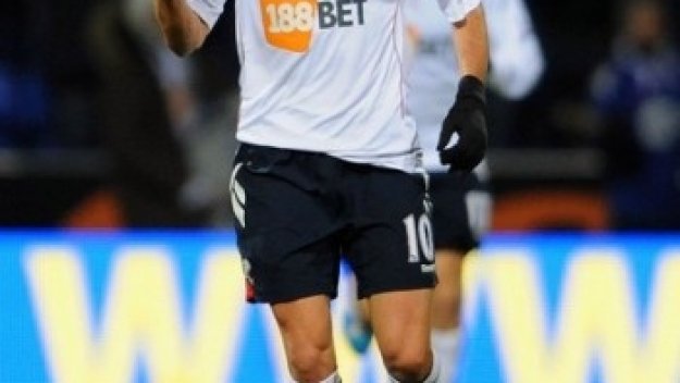 Страхотен Марто Петров донесе точка на Болтън