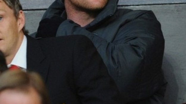 Сър Алекс хвърля Руни срещу Уигън