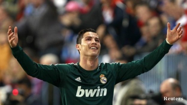 Кристиано няма да бърза да преподпише с Реал