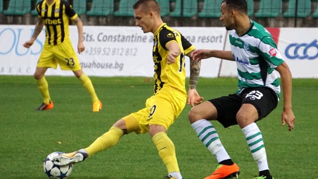 Черно море и Ботев не си вкараха, домакините не получиха дузпа + ВИДЕО
