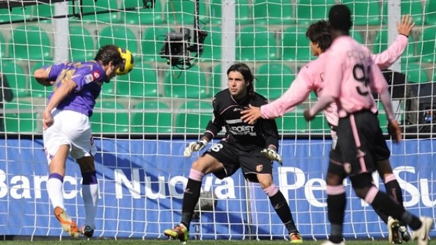 Фиорентина шокира Палермо, записа първа победа като гост