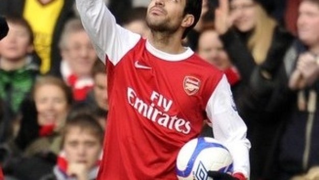 Фабрегас псува играчи на Хъдърсфийлд, от Арсенал отричат