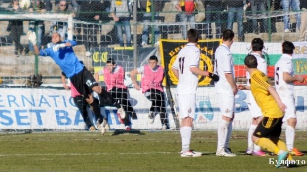 Славия с трудна победа в Монтана