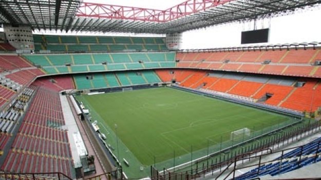 &quot;Гадзета дело Спорт&quot;: Милано може да приеме финала на ШЛ през 2016-та